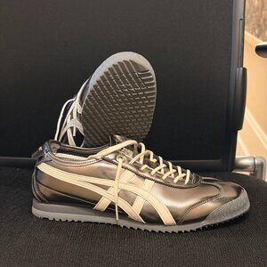 Onitsuka Tiger Mexico 66 SD (NWOT)